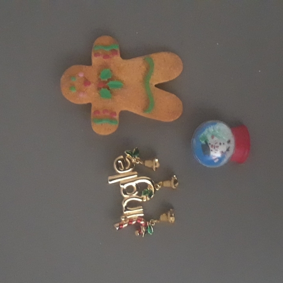 Unknown Accessories - Christmas Pins